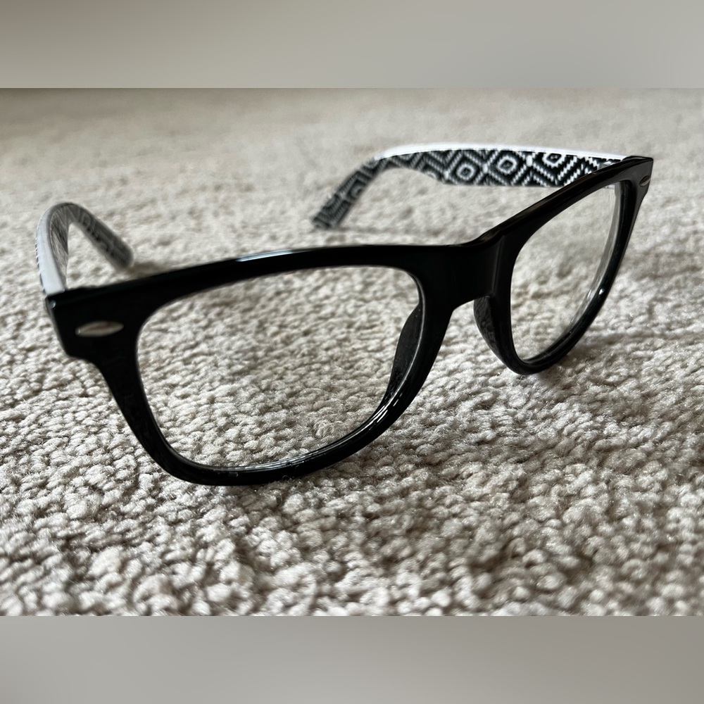Fashion glasses - practically brand new. Unisex